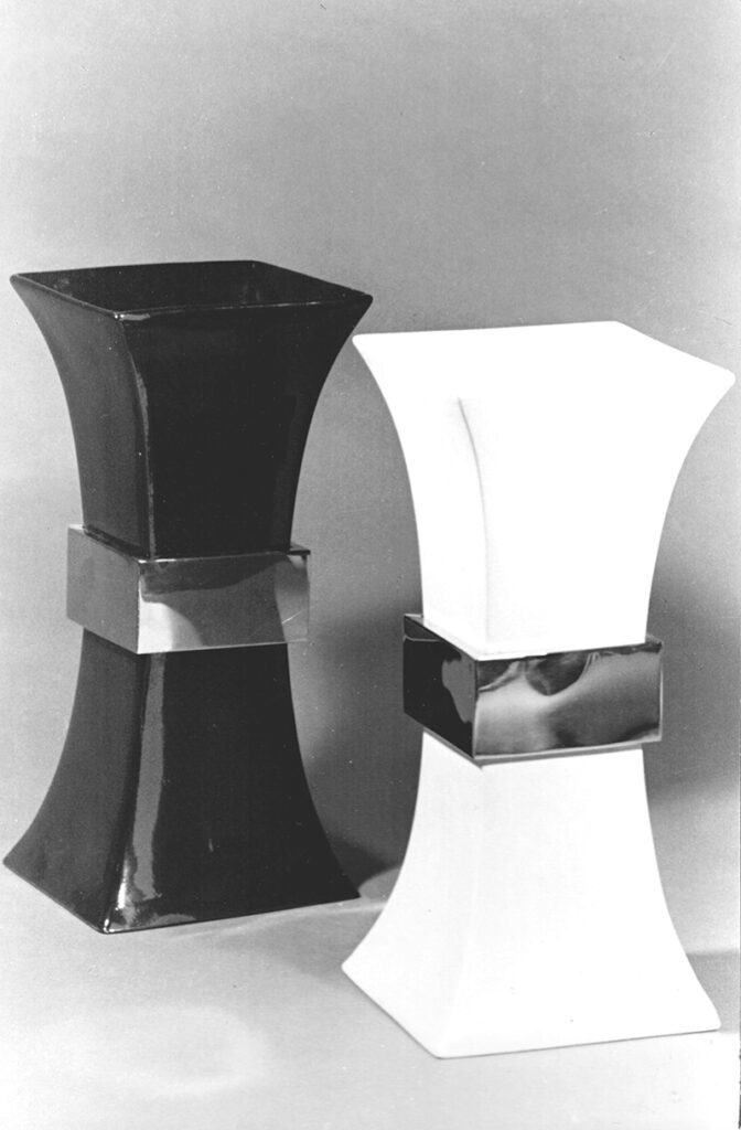 Vaso ceramica con fascia ottone, 1970